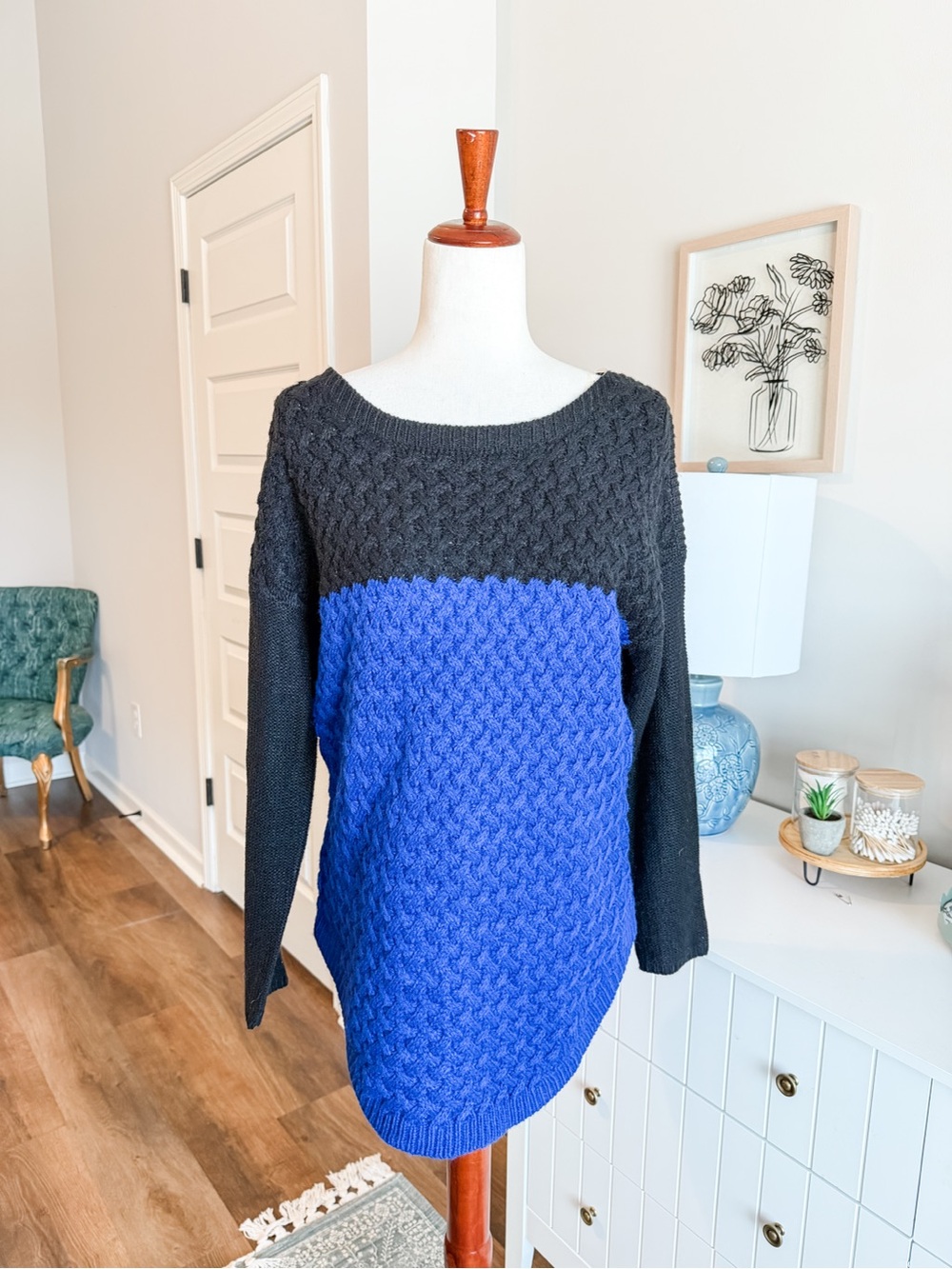 Colorblock Textured Crewneck Sweater in Black and Royal Blue